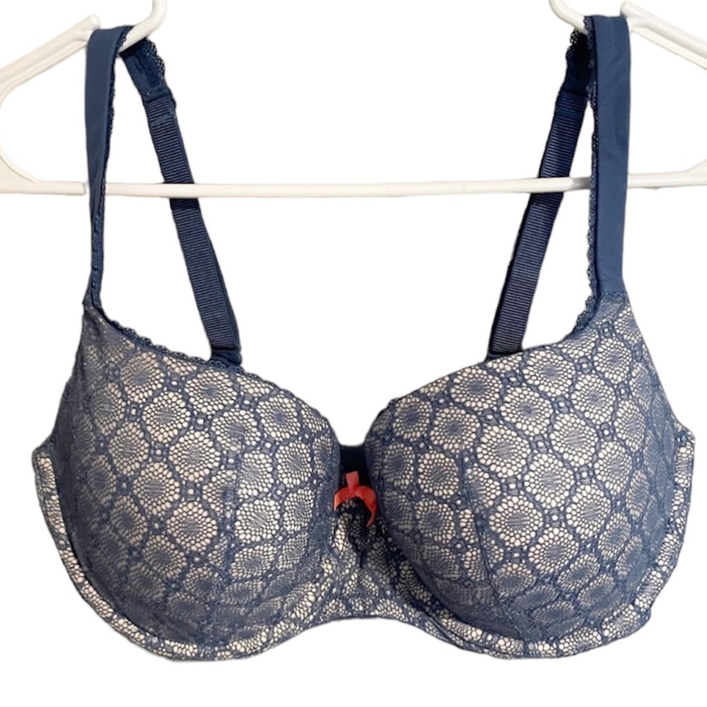 Victoria’s Secret Body By Victoria Lined Demi Bra.  Women’s 34DDD Lace Bra.